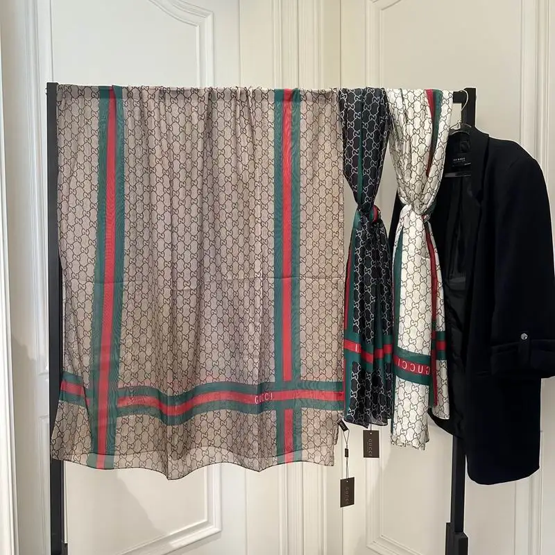 Gucci silk scarf 180-90cm E03